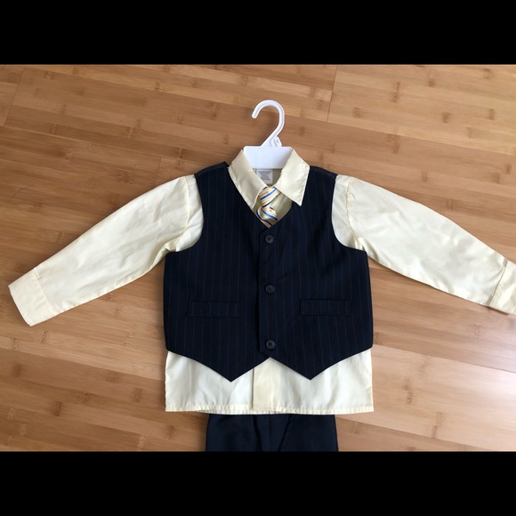 Toddler Boys Suit - Picture 2 of 6
